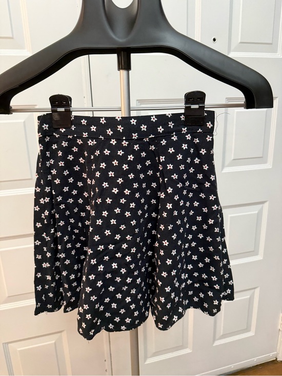 My Michelle Dresses & Skirts - My Michelle Black Floral Skirt with White Daisies